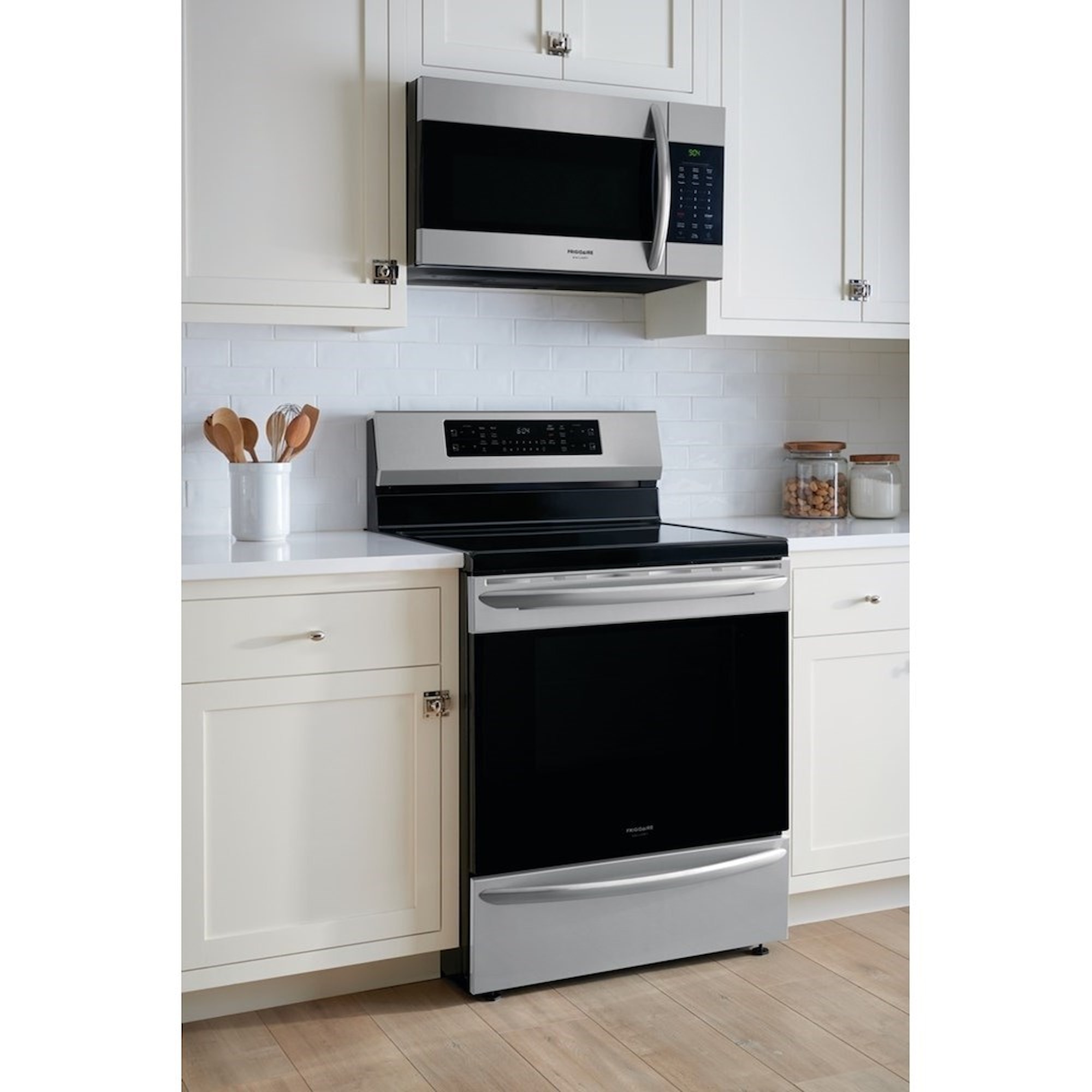Frigidaire GCRI3058AF 30" Freestanding Induction Range w/ Air Fry Furniture and ApplianceMart